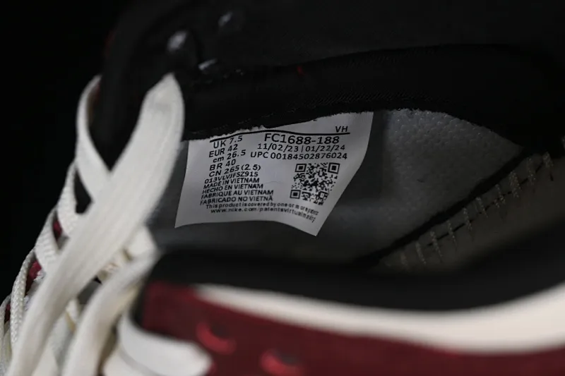 All Categories Nk SB Dunk Series Nk SB Dunk Low Low-top sneakers Louis Vuitton x Nk Dunk Low joint custom-burgundy silver hook SB low-top casual sneakers FC1688-188